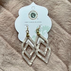 Spartina 449 18KT gold plated deco drama white shell earrings